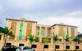Brighton Hotel And Suites